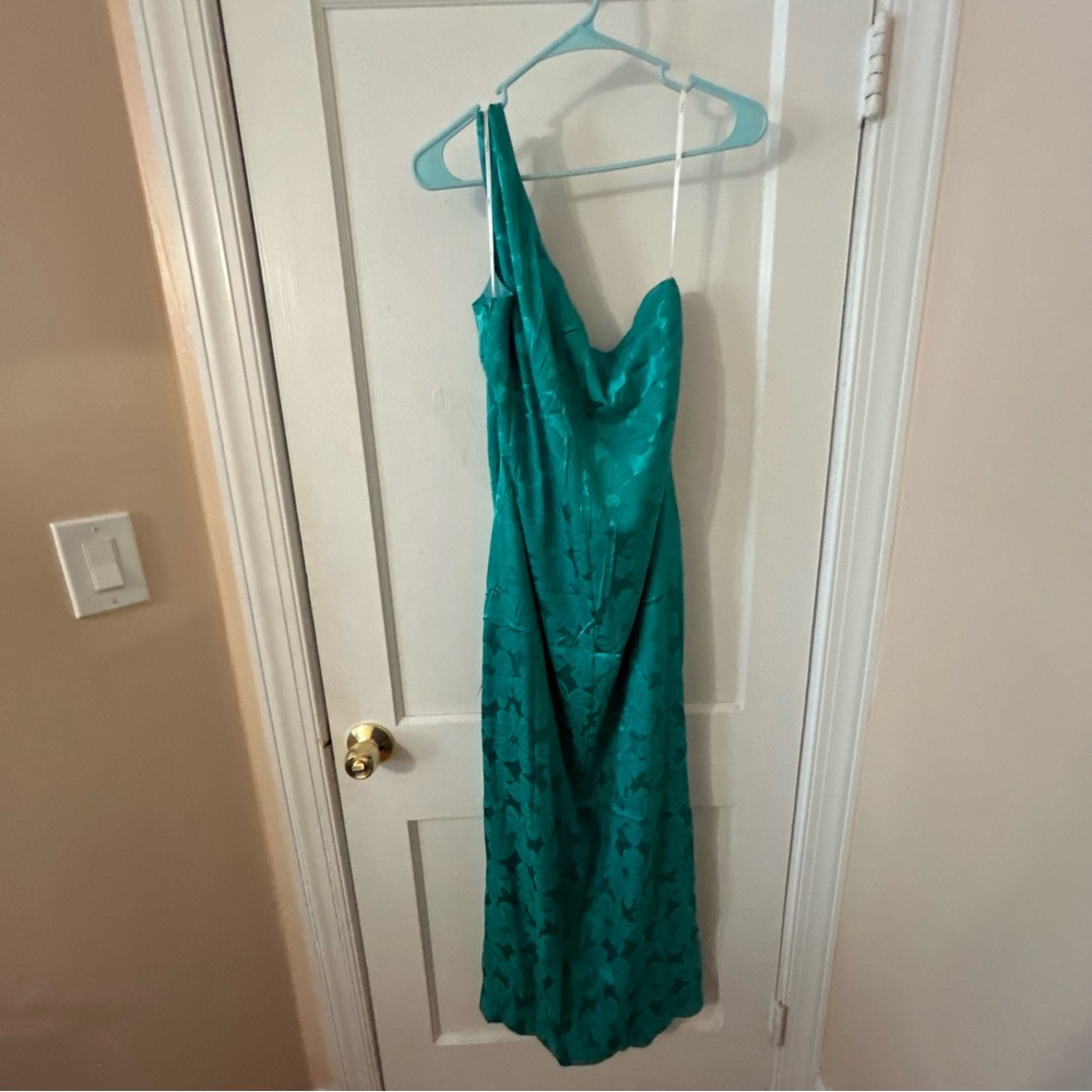 NWT Lulus Chasing Desire Teal Green Satin Jacquard One-Shoulder Maxi Dress - Picture 4 of 8